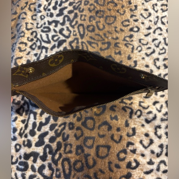 Authentic vintage Louis Vuitton clutch - Picture 3 of 3